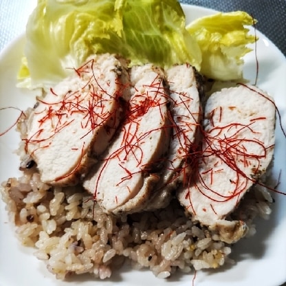 はぁぽじさんへ、
こんにちは。
鶏むね肉ごはんのレシピを
参考にさせて頂きました。
むね肉が、柔らかく仕上がりました。